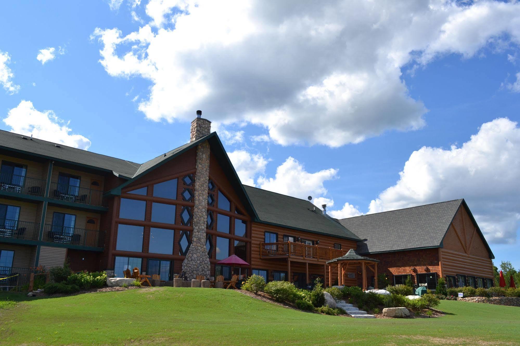 Crooked River Lodge Alanson Exterior photo