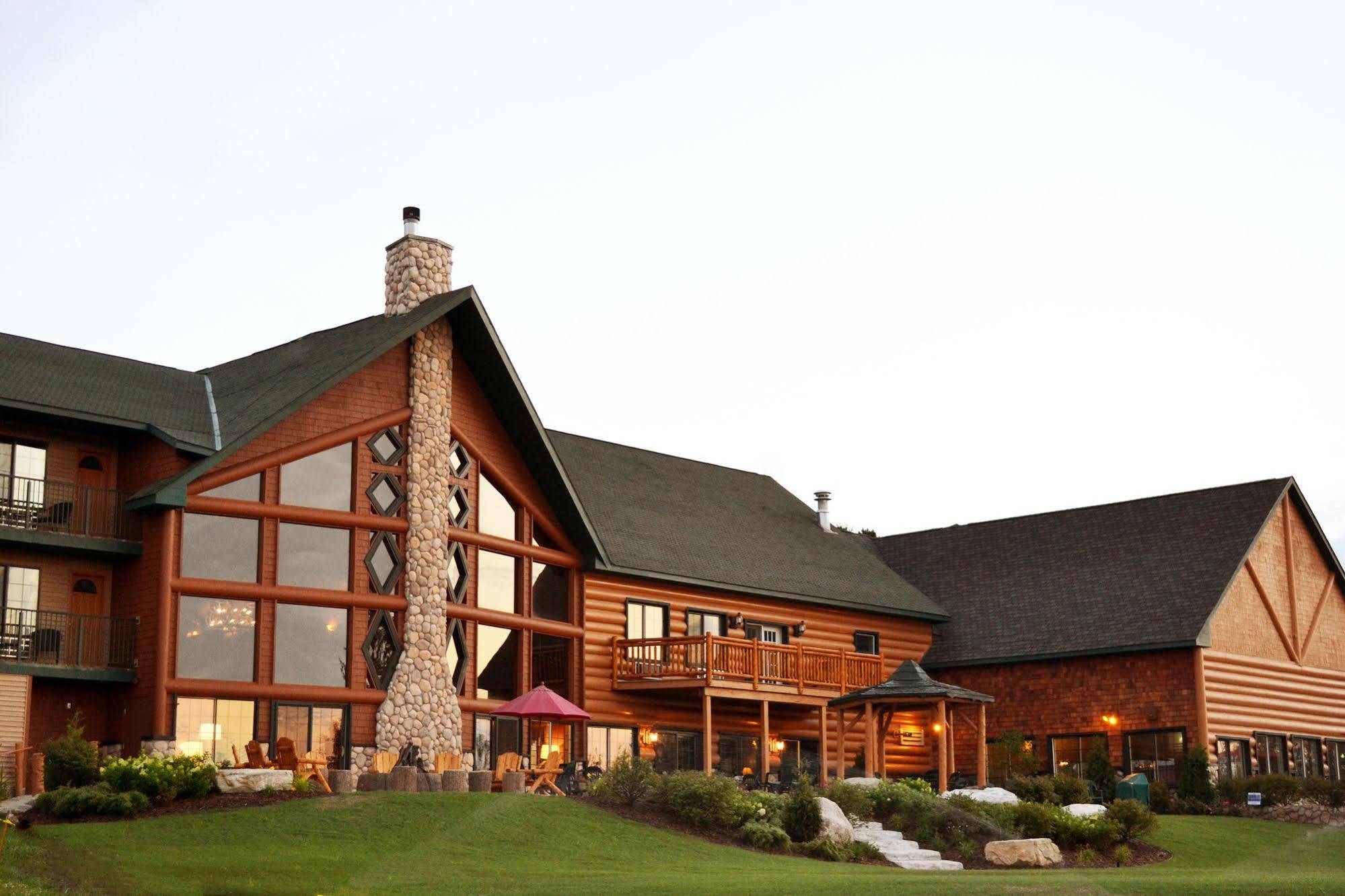 Crooked River Lodge Alanson Exterior photo